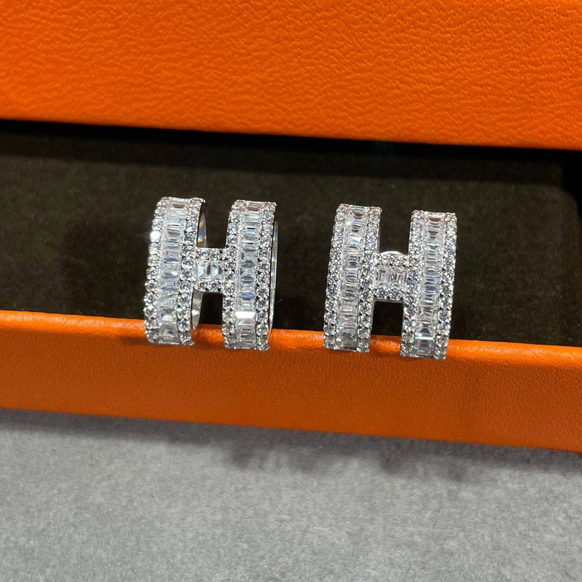 [⭐Lioran]H STUD EARRINGS WITH SILVER DIAMONDS