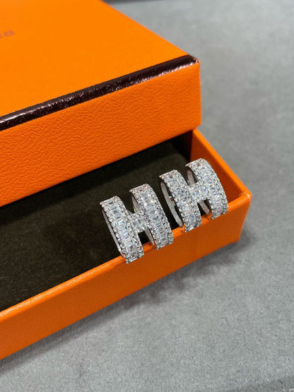 [⭐Lioran]H STUD EARRINGS WITH SILVER DIAMONDS