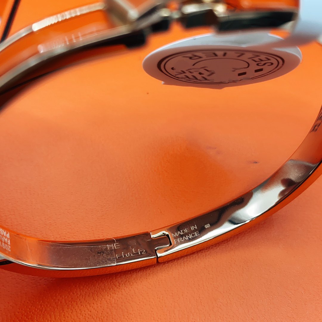 [⭐Lioran]CLASSIC HM CLIC RED 8MM ENAMEL BRACELET