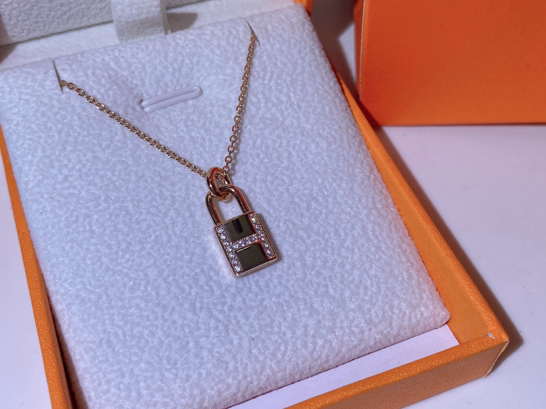 [⭐Lioran]HM ADVANCED NICHE LOCK HEAD NECKLACE DIAMONDS