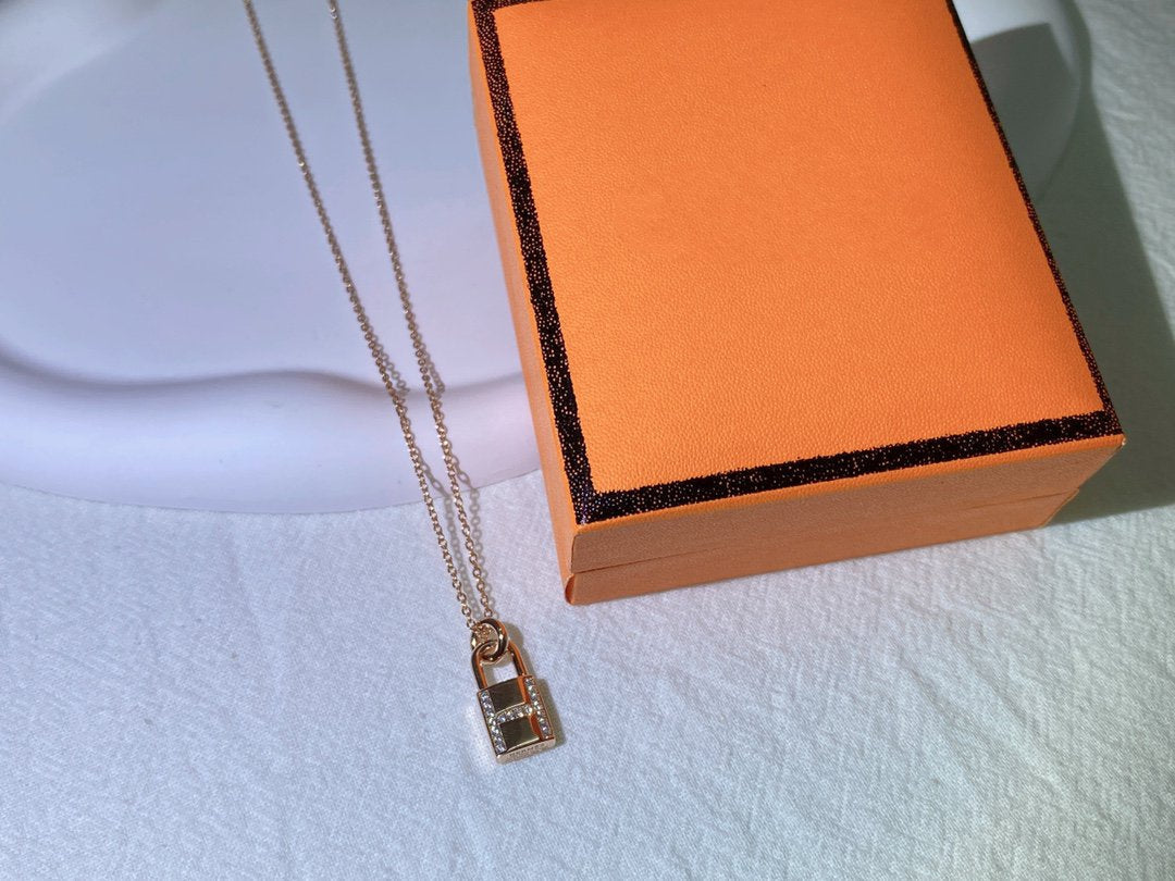 [⭐Lioran]HM ADVANCED NICHE LOCK HEAD NECKLACE DIAMONDS