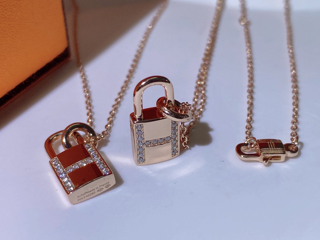 [⭐Lioran]HM ADVANCED NICHE LOCK HEAD NECKLACE DIAMONDS