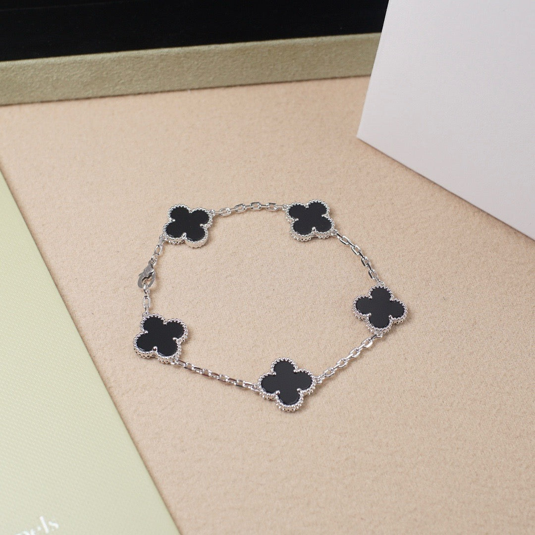[⭐Lioran] CLOVER 5 MOTIF ONYXS BRACELET COLLECTION