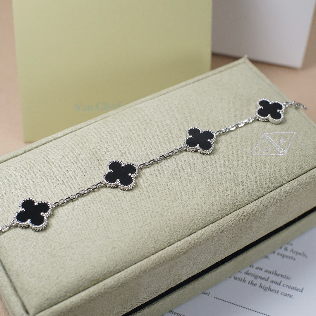 [⭐Lioran] CLOVER 5 MOTIF ONYXS BRACELET COLLECTION