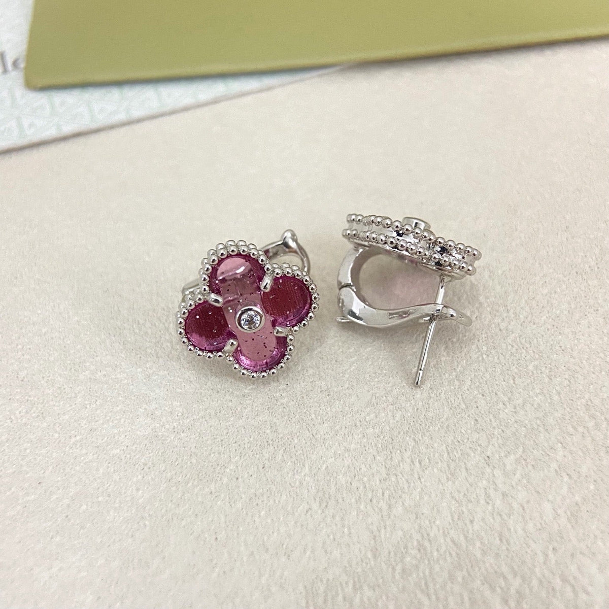 [⭐Lioran]2026 NEW  CLOVER 1 MOTIFPINK ENAMEL STUD EARRINGS WITH DIAMONDS2