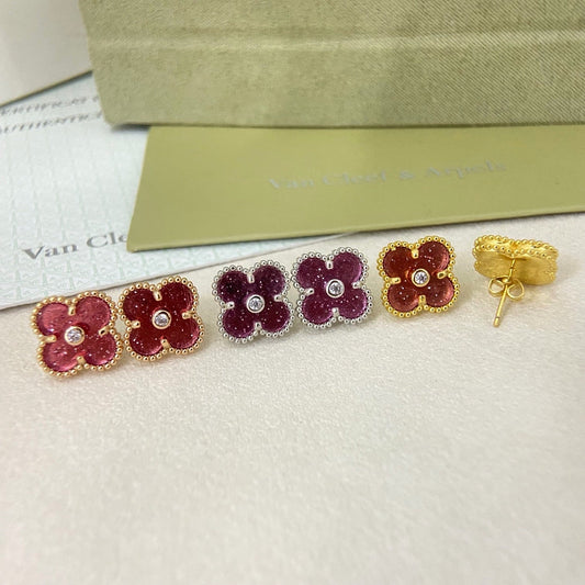 [⭐Lioran]2026 NEW  CLOVER 1 MOTIFPINK ENAMEL STUD EARRINGS WITH DIAMONDS