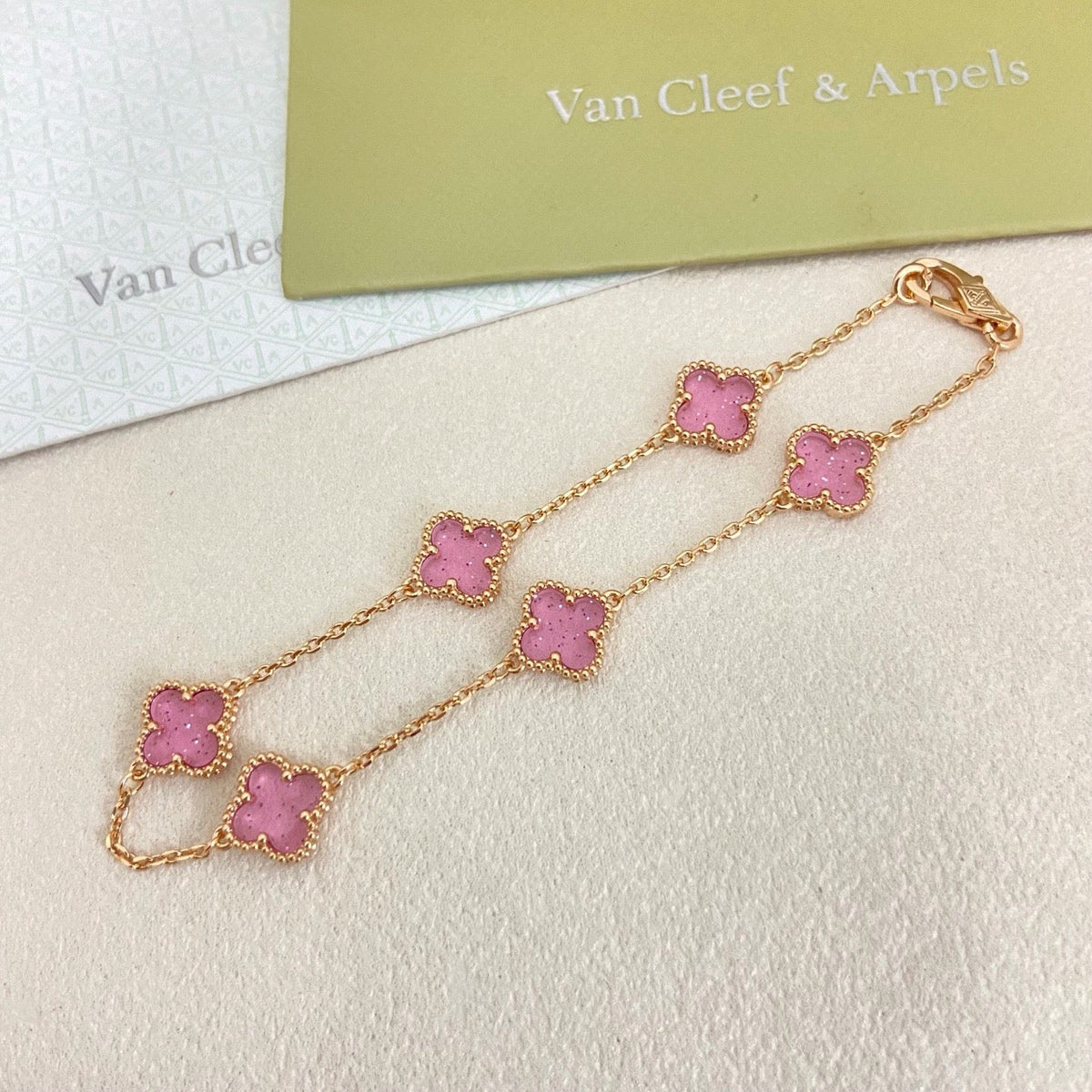 [⭐Lioran]2026 NEW CLOVER 6 MOTIF BUBBLE PINK ENAMEL BRACELET