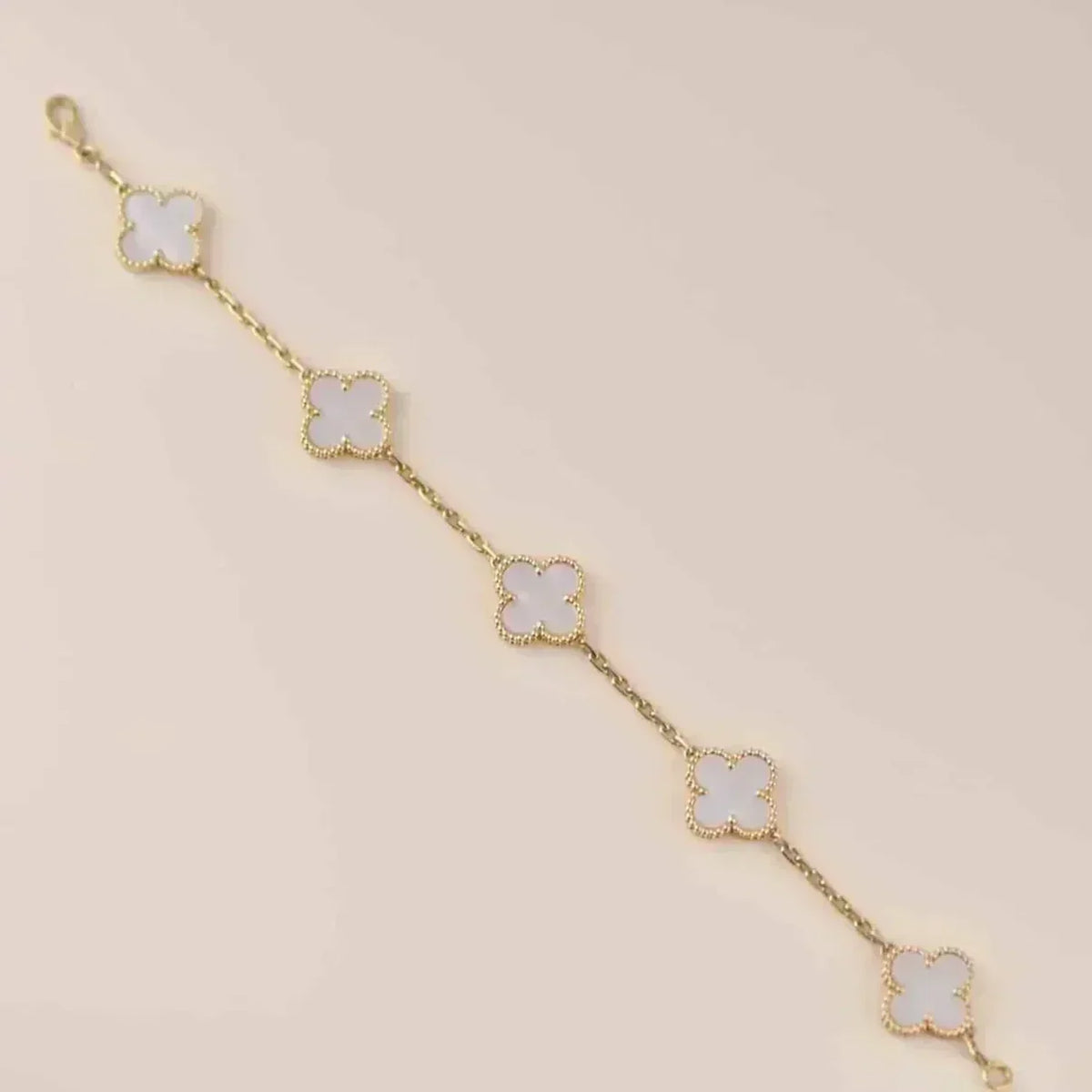 [⭐Lioran]CLOVER WHITE PEARL MOP 5 MOTIF BRACELET COLLECTION