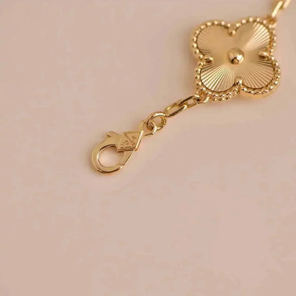 [⭐Lioran] CLOVER 5 MOTIF LASER BRACELET COLLECTION
