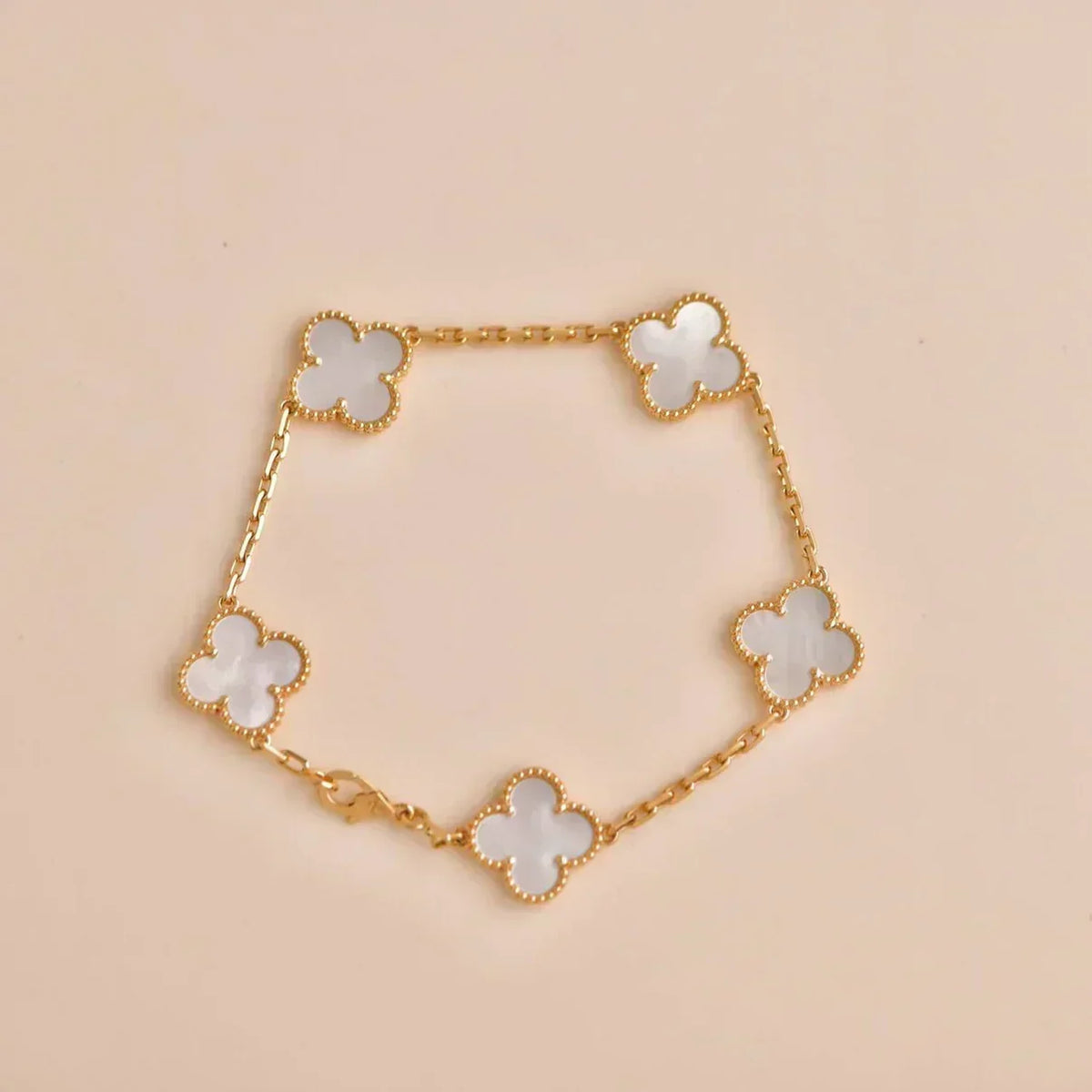 [⭐Lioran]CLOVER WHITE PEARL MOP 5 MOTIF BRACELET COLLECTION