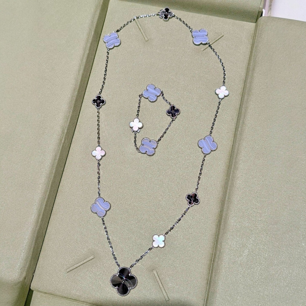 [⭐Lioran]DETACHABLE CLOVER 15(11+4) FLOWER SILVER NECKLACE SET