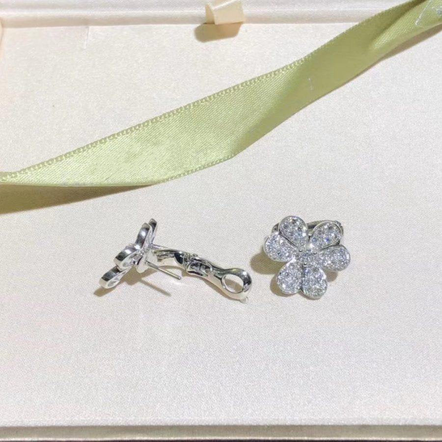 [⭐Lioran]FRIVOLE SILVER FLOWER DIAMOND EARRINGS