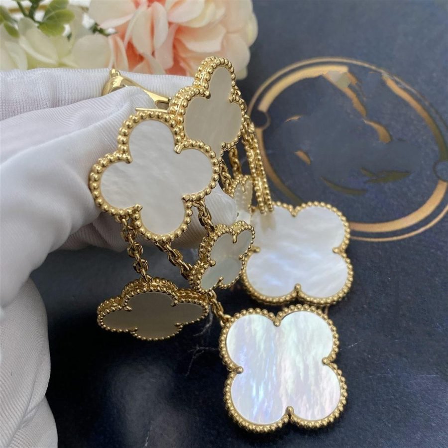[⭐Lioran]CLOVER EARRINGS WHITE MOP 4 MOTIFS GOLD