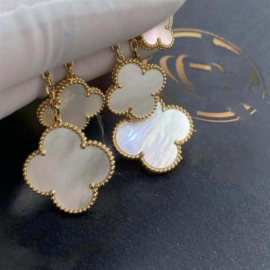 [⭐Lioran]CLOVER EARRINGS WHITE MOP 4 MOTIFS GOLD