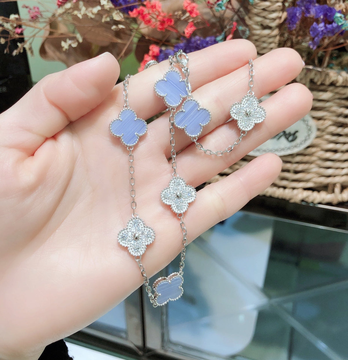 [⭐Lioran]CLOVER 10 MOTIFS CHALCEDONY DIAMONDS SILVER NECKLACE
