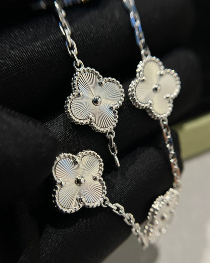 [⭐Lioran] CLOVER 5 MOTIF LASER BRACELET COLLECTION