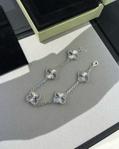 [⭐Lioran] CLOVER 5 MOTIF LASER BRACELET COLLECTION